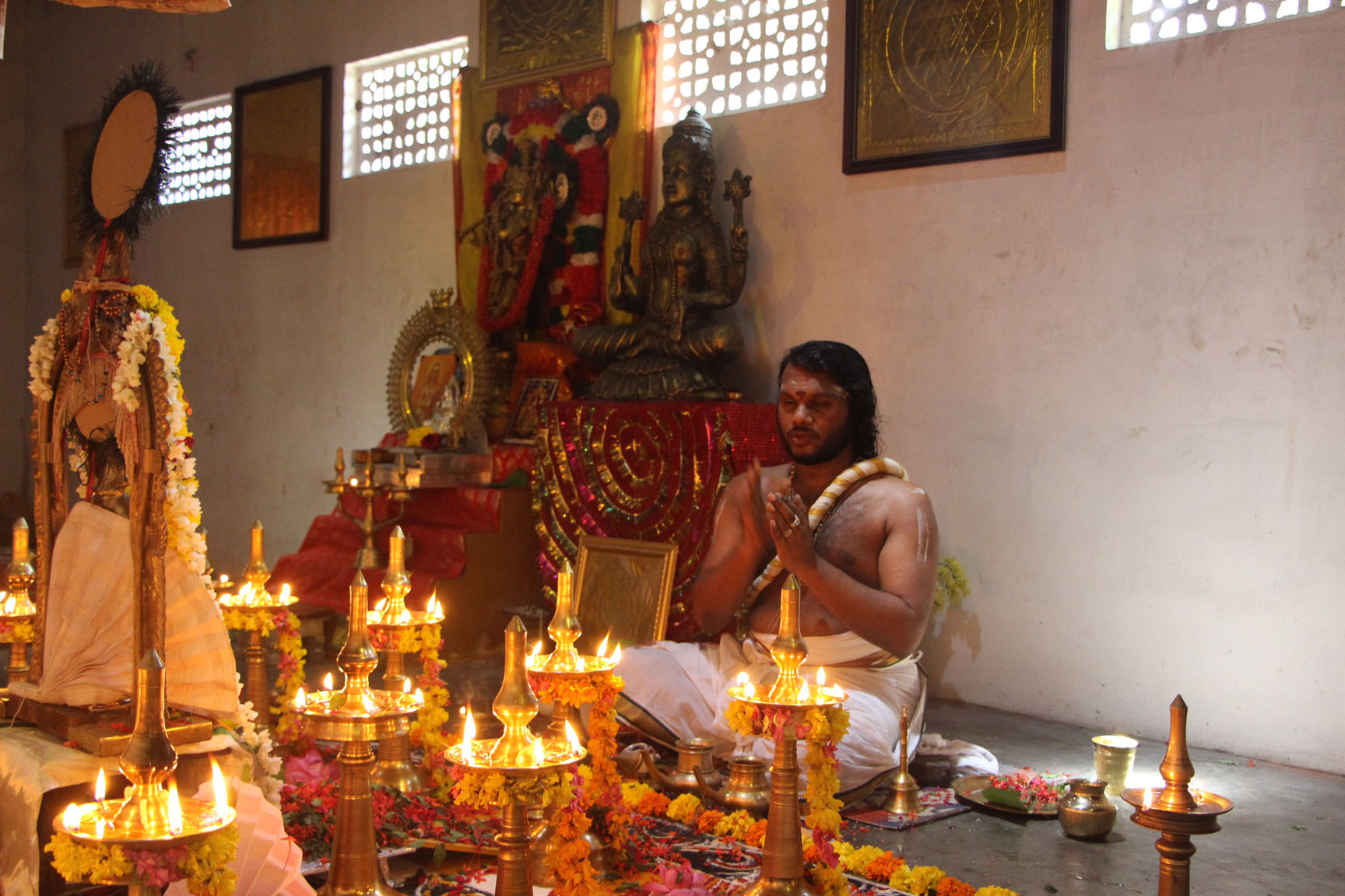 Vishnu Puja,nari